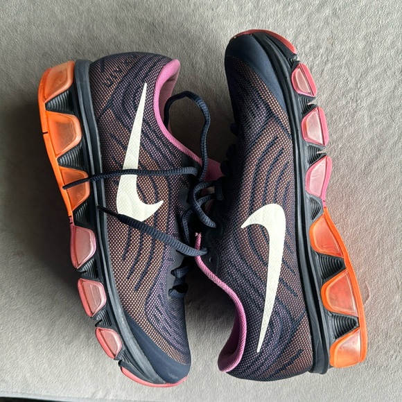 Nike Shoes - Nike Tailwind 6
